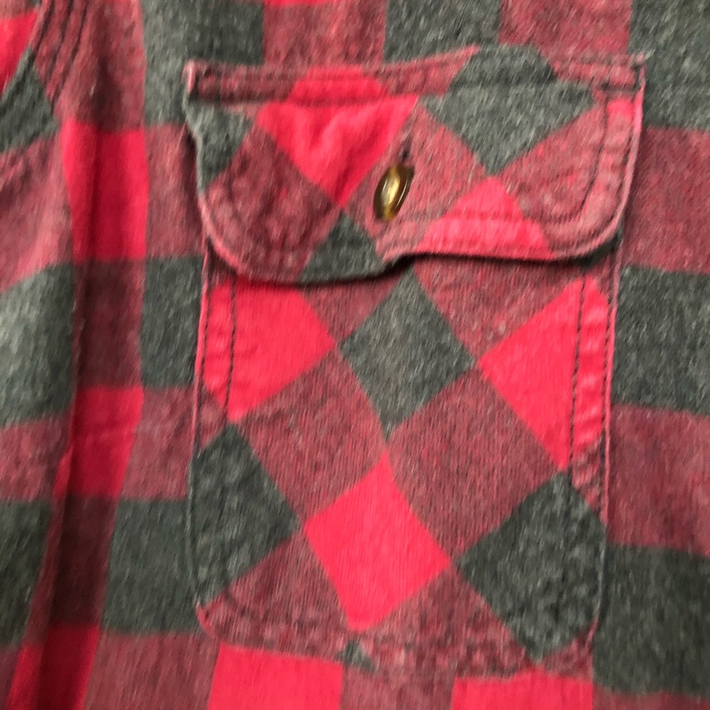 Carhartt small red black plaid flannel button up - Picture 4 of 6